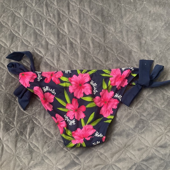 Lot of 5 swimsuit bottoms - Picture 11 of 11